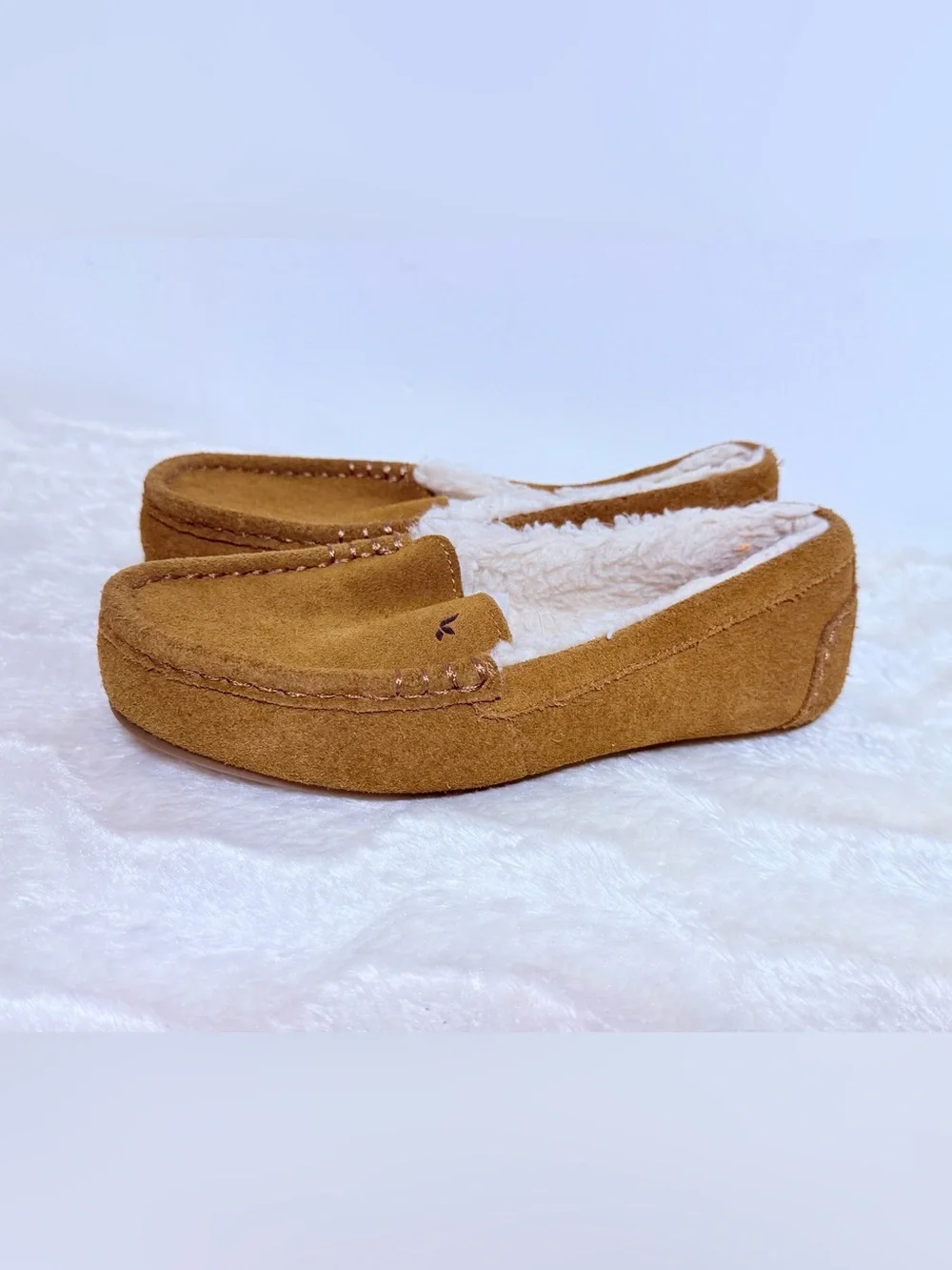 Koolaburra Chestnut Suede Moccasin Slippers with Cream Shearling size 1 youth